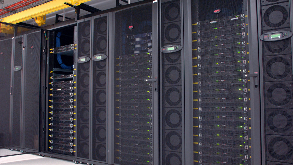 Computer cluster for modeling 